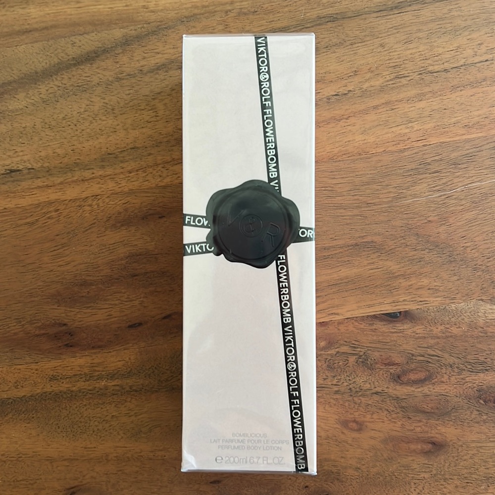 Victor & Rolf Flowerbomb Body Lotion